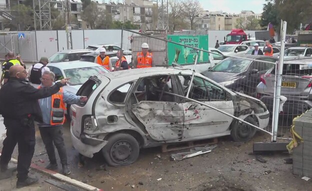 נזק כתוצאה מנפילת רסיס בבת ים