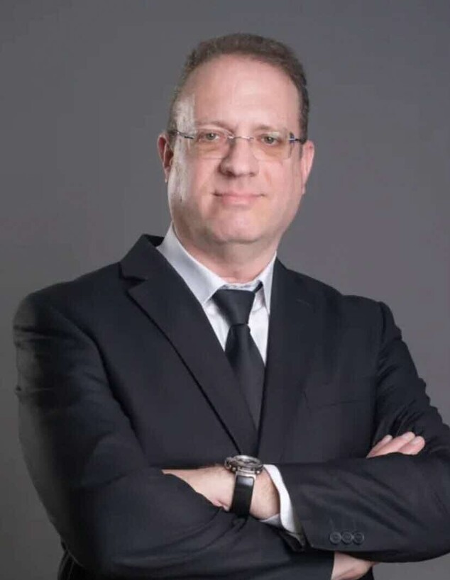 עו"ד מיכאל עצמון