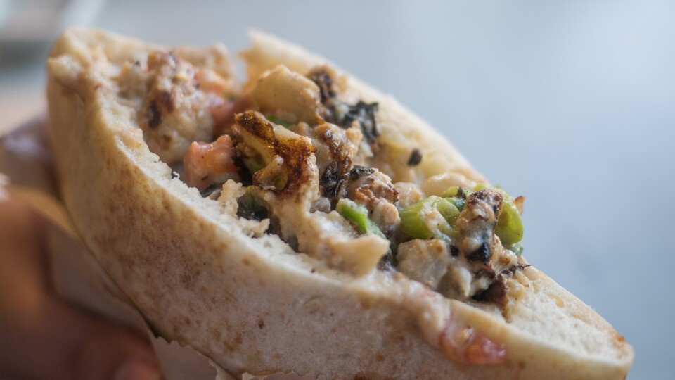 פיתה כרובית, מזנון, אבן גבירול, קינג ג'ורג', הנחוש (צילום: גיל גוטקין)