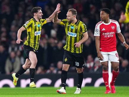 דן גלזר מול ארסנל. בקרוב בן הדוד שלו יפגוש אותה גם כן (GETTY) (צילום: ספורט 5)