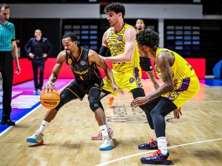 (FIBA) (צילום: ספורט 5)