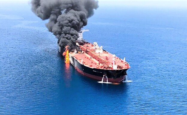 מכלית בוערת