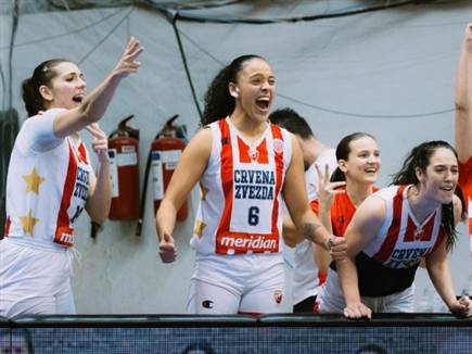 במדי הכוכב האדום. העליון - “יכולה להיות שחקנית מדהימה“ (FIBA) (צילום: ספורט 5)