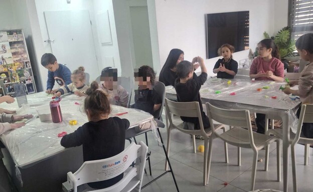 ילדי חברת iDeez בבית של יפעת סימס