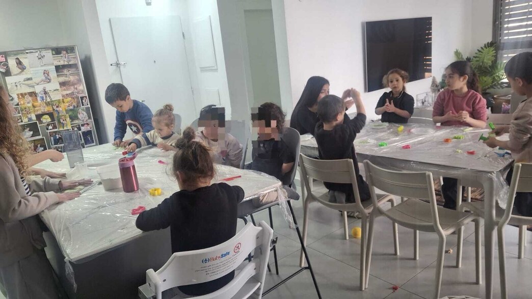 ילדי חברת iDeez בבית של יפעת סימס