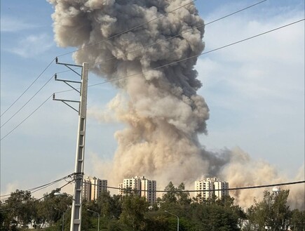 הותקף הכור הגרעיני באראכ; איראן צפויה להגיב היום לארה"ב