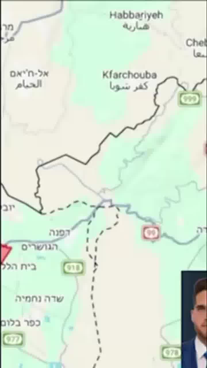 אף אחד לא חסין: האזעקות תפסו את אדר גיציס ברגע שנכנס למקלחת, והוא נאלץ לדווח לבוש בחלוק