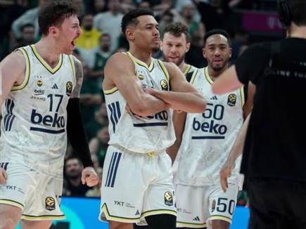 הסל הבלתי נשכח נגד פאו (GETTY) (צילום: ספורט 5)