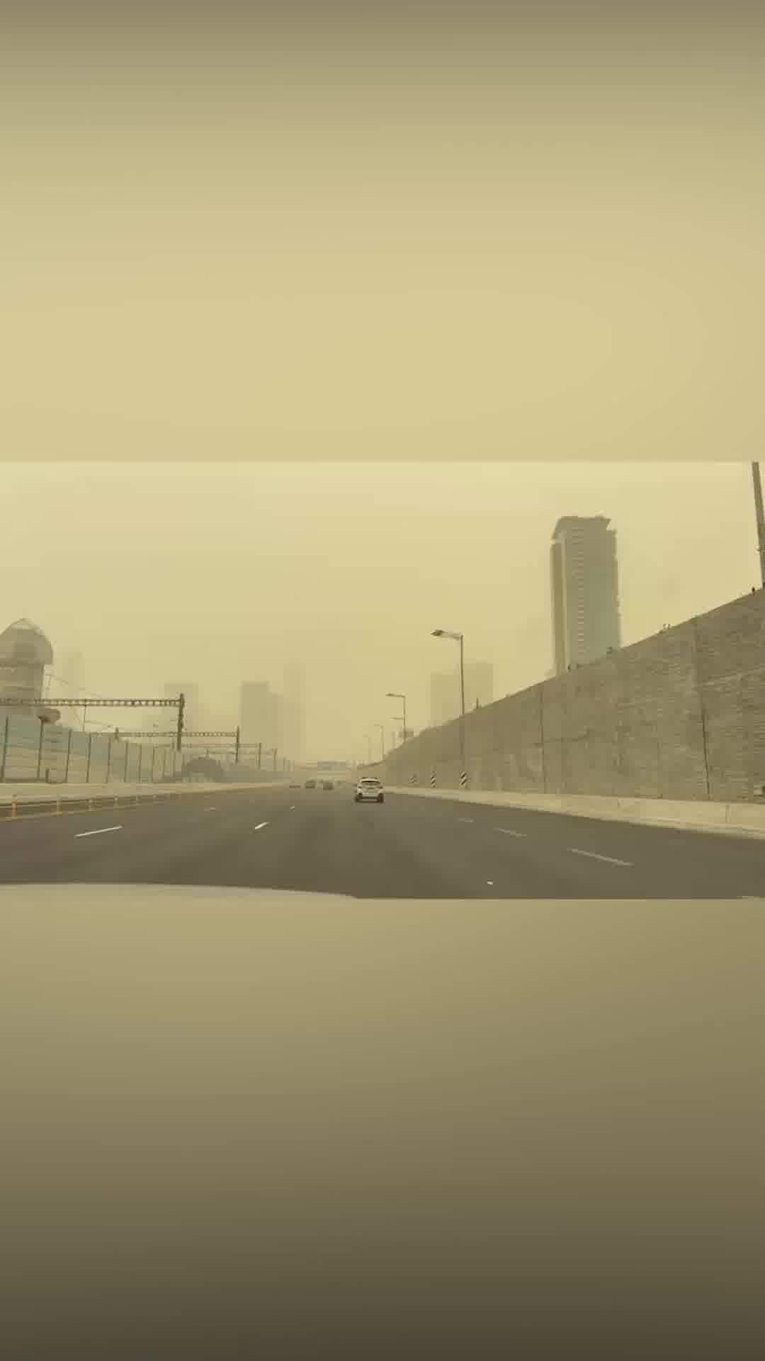 אובך כבד כיסה את תל אביב: תיעוד מכבישי איילון