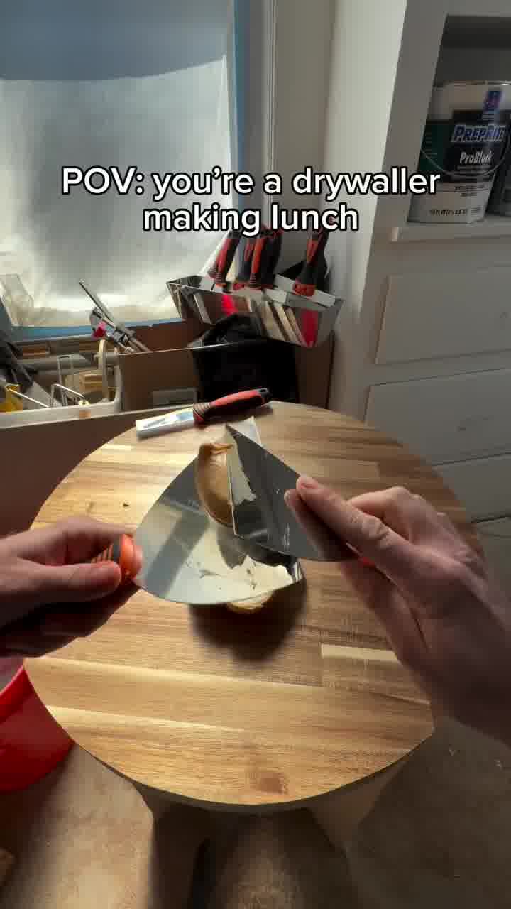 כשאתה צריך לעשות שפכטל בחדר עבודה, אבל גם להכין סנדוויצ'ים לילדים