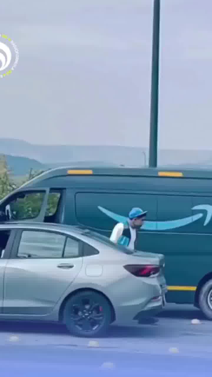 אם יש לכם בן משפחה במקסיקו שמחכה לחבילה מאמזון, תגידו לו שזה כנראה מתעכב