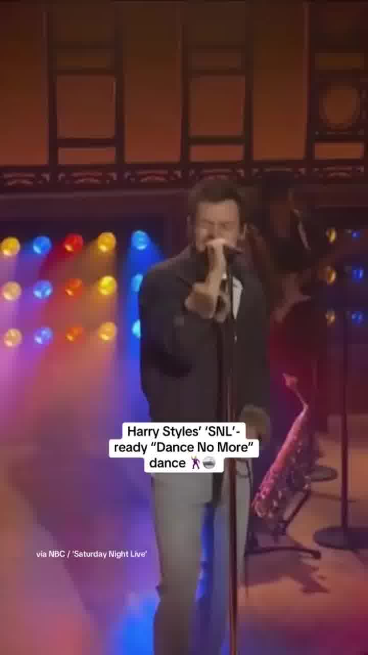 והיה גם ביצוע לייב לשיר Dance no more מהאלבום החדש 