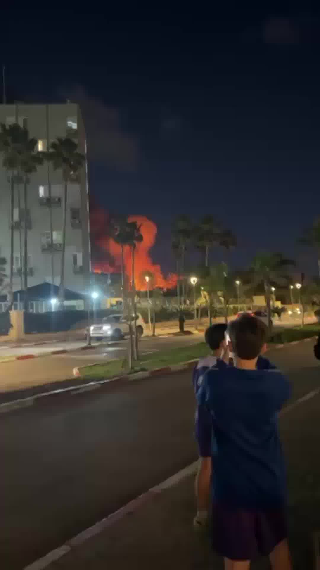 האש בנהריה ממשיכה לבעור