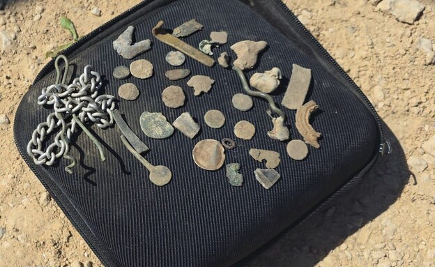 שודדי עתיקות נתפסו על חם בבור בזמן השיגורים