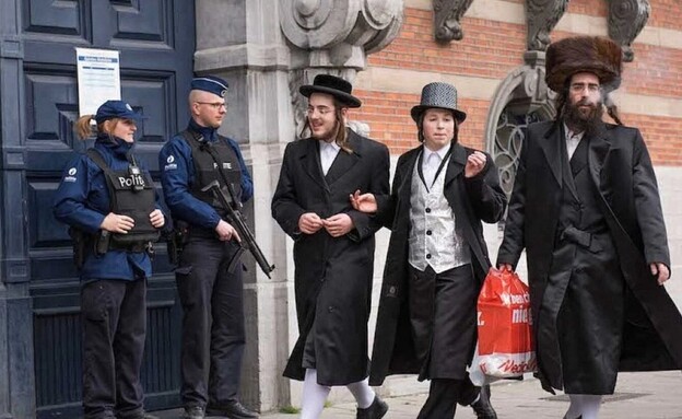 חיילים בית כנסת בלגיה יהודים