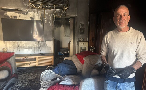 הבית של חיים אזקירי שנשרף בפגיעת הטיל בנהריה