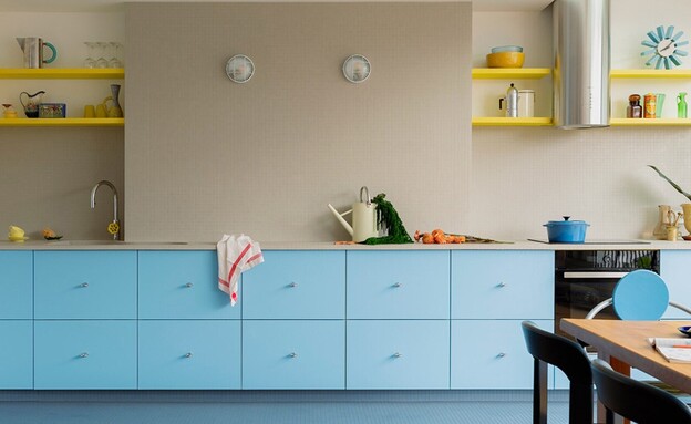 דירה בהשראת בריכה של סטודיו Acte Deux (צילום: מתוך אינסטגרם // צילום @jbthiriet.studio)