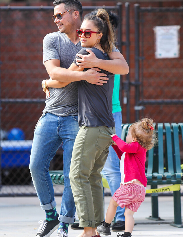 ג'סיקה אלבה והמשפחה