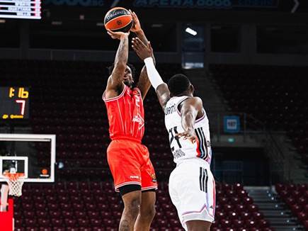 ובעזרת הבלייקני (הפועל “IBI“ תל אביב)