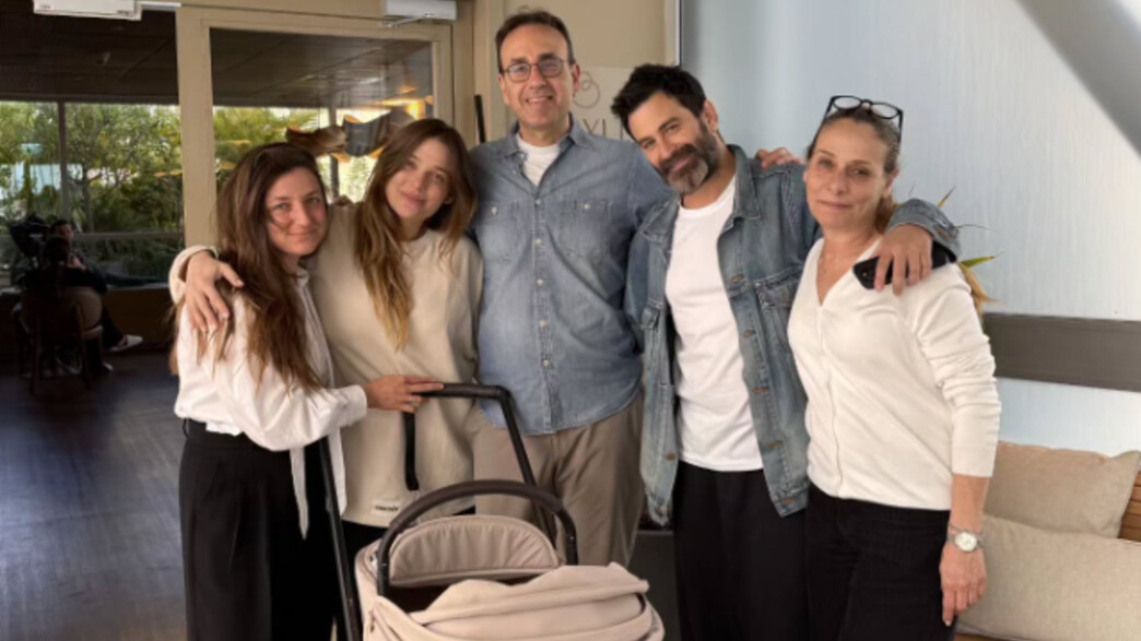 דנה פרידר ויהודה לוי ביציאה מבית החולים