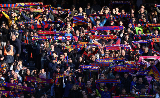 אוהדי ברצלונה (צילום: רויטרס)