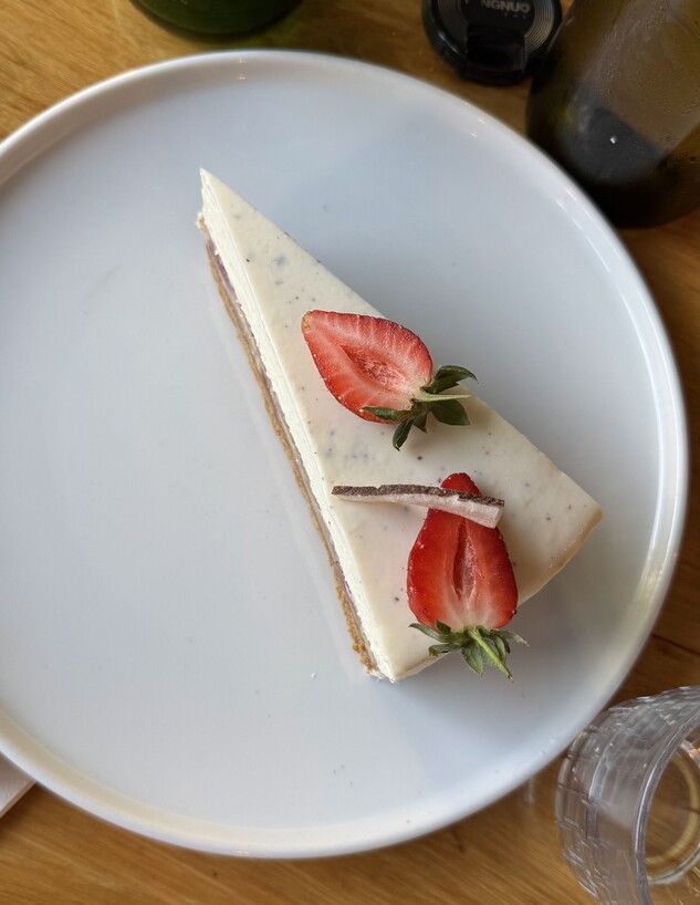 עוגת קוקוס ותותים. גנבה את ההצגה