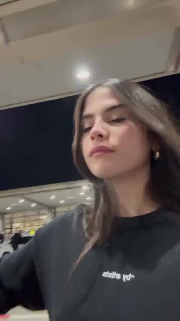 רגע לפני שהמריא למחנה אימונים בתאילנד לקראת הקרב הבא - אהבת השם וארוסתו אורן נפרדו לשלום בשדה