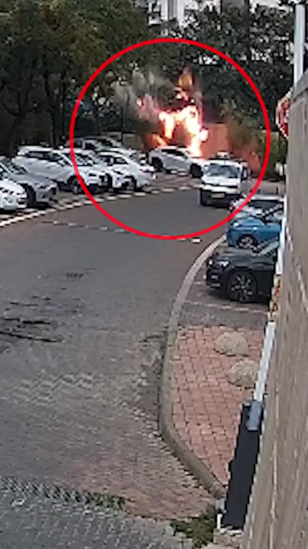 תיעוד דרמטי: רגע פגיעת חלקי הטיל במרכז הארץ | מתפרסם באישור הצנזורה