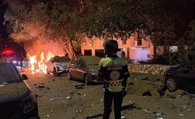 ההרס בזירה בחולון בעקבות הירי מאיראן
