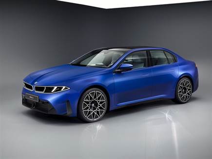 ב.מ.וו i3 החדשה - בעקבותיה תגיע גם סדרה 3 עם מנועי בנזין (צילום: ספורט 5)