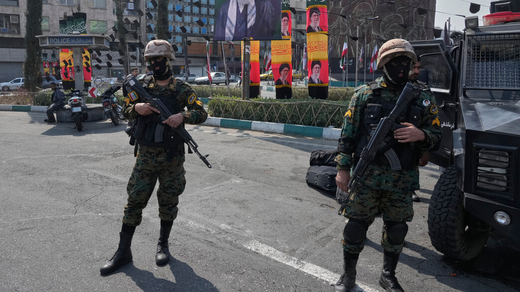 איראן, טהראן, עלי ח'אמנאי, כיכר המהפכה, משטרת אירא