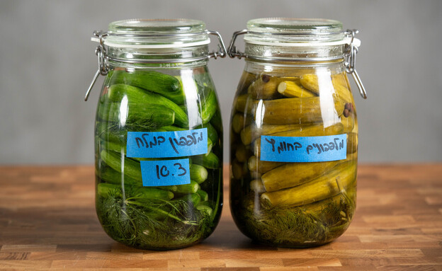 מלפפונים בחומץ או במלח? נדבר על שניהם