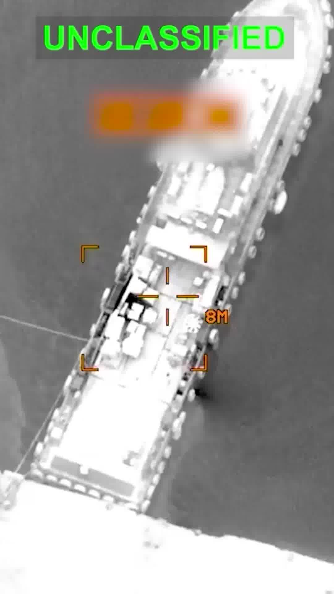 תיעוד: פיקוד מרכז של צבא ארה"ב תוקף את הצי האיראני במצר הורמוז