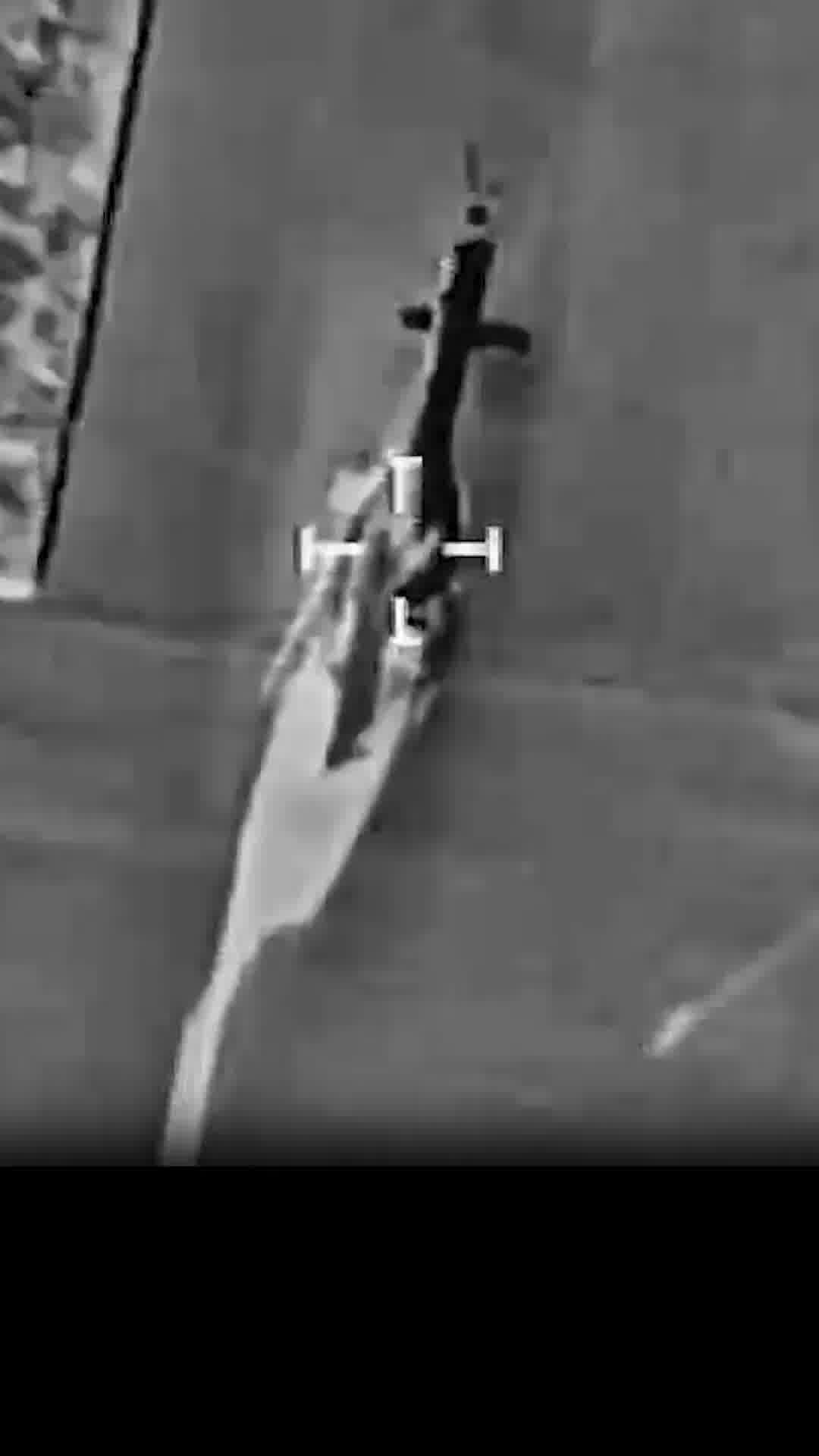 תיעוד: חיל האוויר השמיד מסוק מסוג "MI-17" בשדה התעופה "סנדאג'" שבהמדאן
