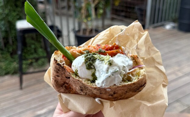 שקשוקה איטלקית. פופ אפ מוטי סופר בחצר אחורית שקשוקה איטלקית. פופ אפ מוטי סופר בחצר אחורית