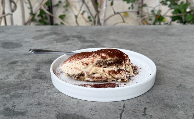 טירמיסו של מוטי. פופ אפ מוטי בחצר אחורית (צילום: לין לוי, mako אוכל)