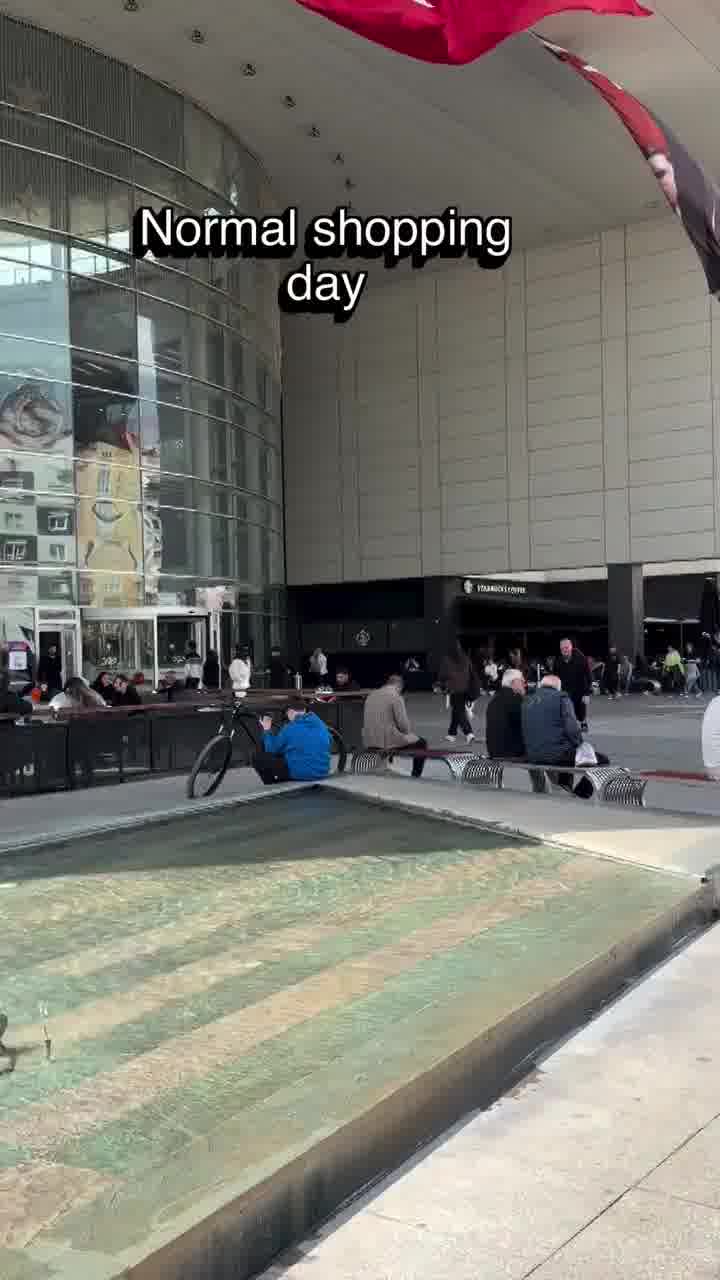 משעמם לכם? בואו לעוד יום נורמלי במרכז קניות באנטליה שבטורקיה