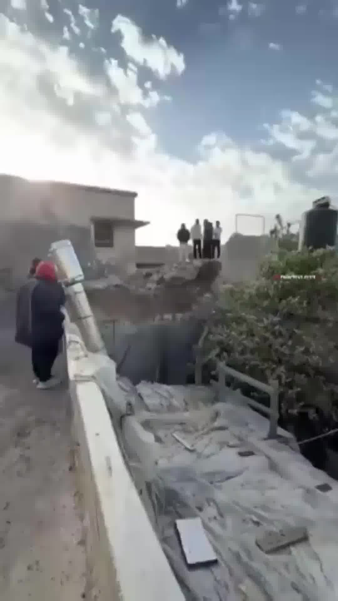 רסיסים ופצצות מצרר נפלו הבוקר לאחר הירי מאיראן על הכפר ביתא בנפת שכם וגרמו לנזקים