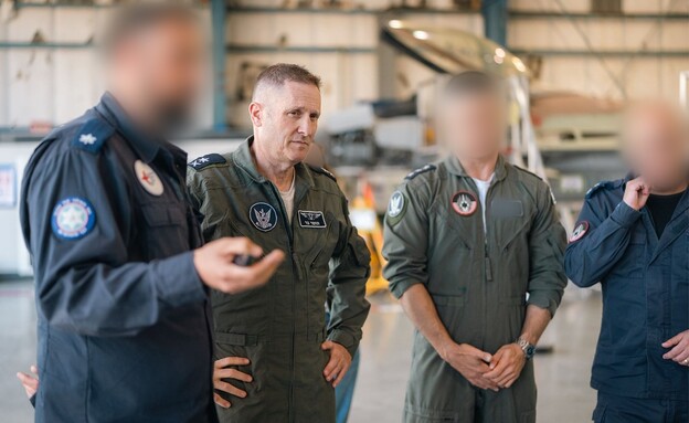 התקיפות התקיפות