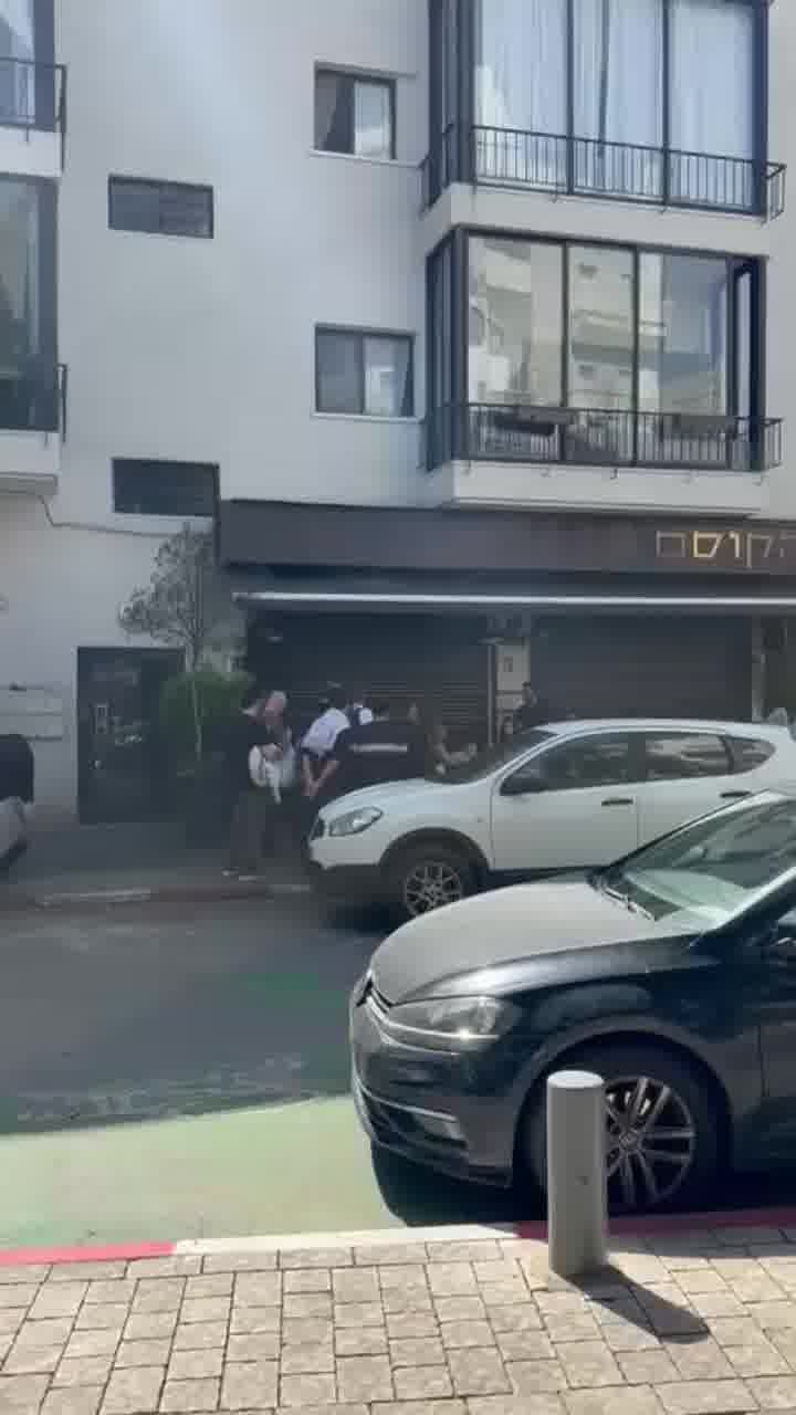 העובדים של הקוסם הלכו להתמגן בדיזנגוף סנטר, אבל תור זה תור