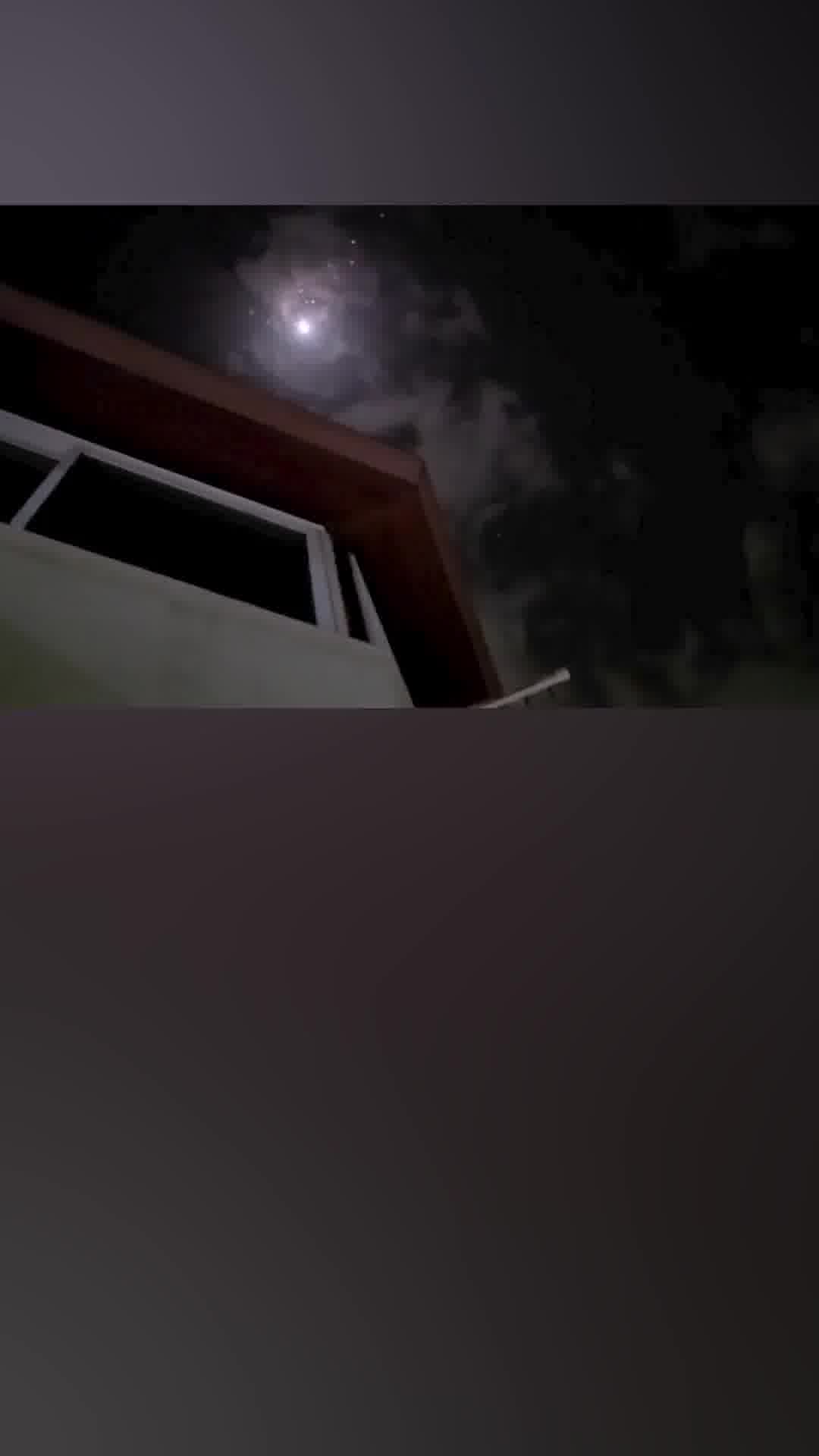 כדור אש עף מעל הבית: תיעוד מהמטח האחרון 