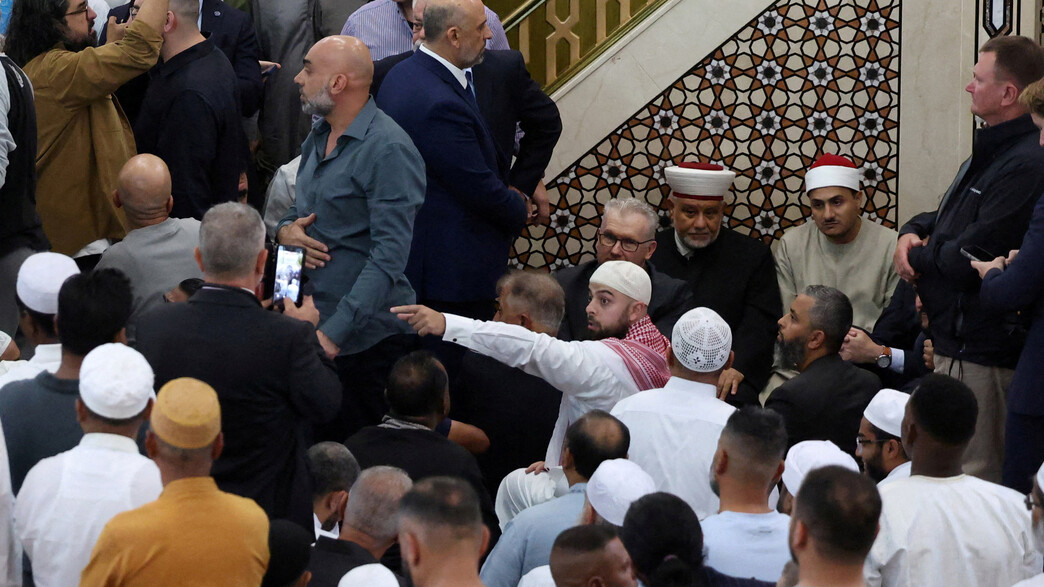 ראש ממשלת אוסטרליה, אנתוני אלבניזי, מבקר במסגד לייקמבה בסידני