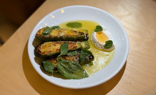 גם לקישואים שודך רוטב מדהים גם לקישואים שודך רוטב מדהים