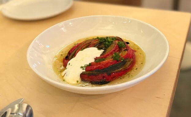 רטטוי חציל ופלפלים. קוטה החדשה רטטוי חציל ופלפלים. קוטה החדשה