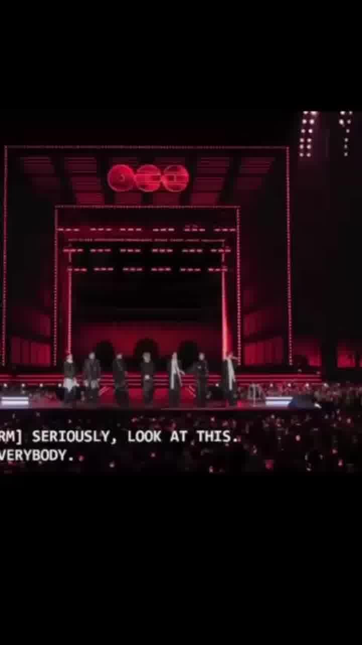 טירוף BTS: מאות אלפים התקבצו לצפות במופע הקאמבק ברחוב הראשי של סיאול. מיליונים צופים בנטפליקס