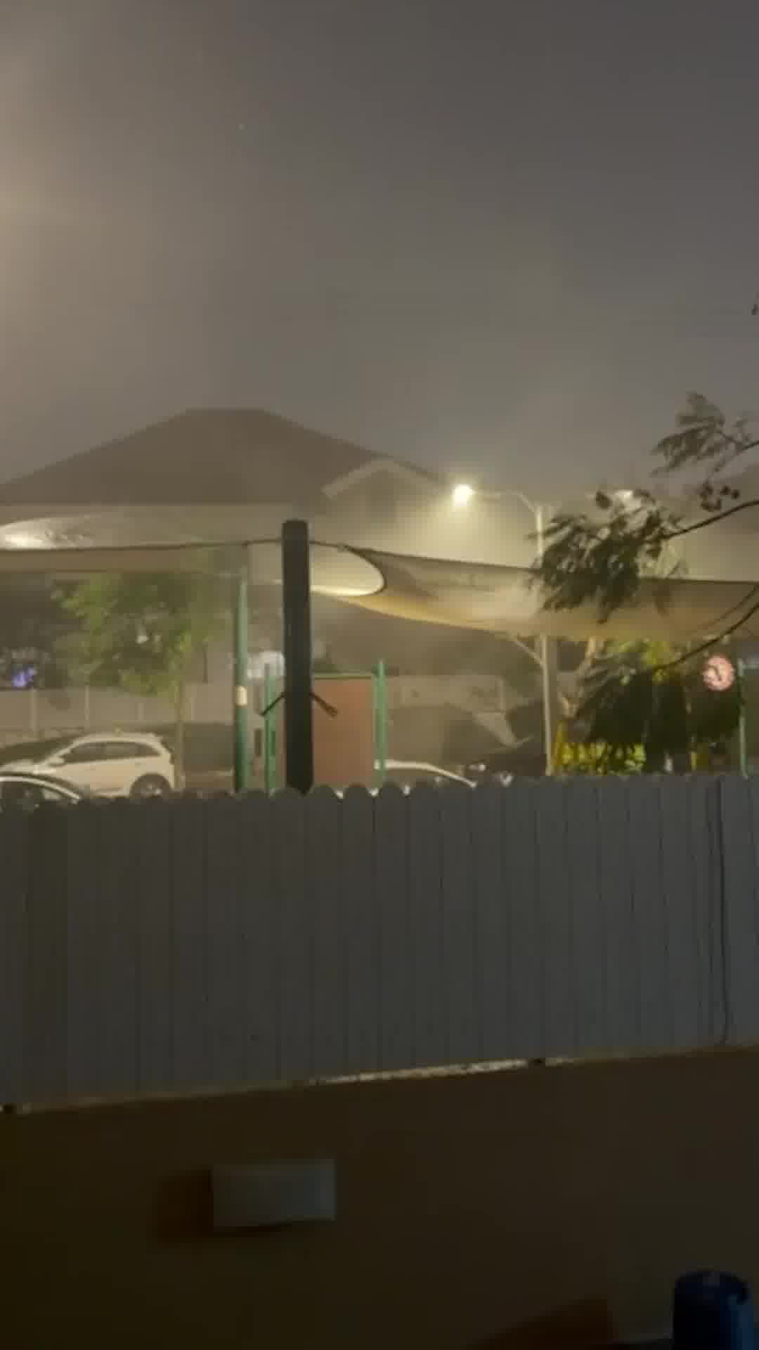 גשם כבד ורעמים חזקים במרכז הארץ: הפיצוץ המלחיץ שהרעיד את גוש דן