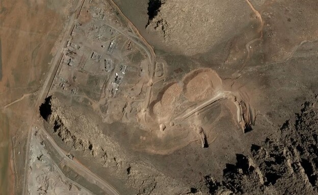 צילומי לווין של אתרי שיגור טילים איראניים צילומי לווין של אתרי שיגור טילים איראניים