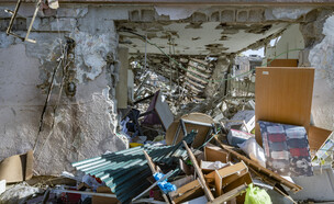 זירת ההרס בעקבות הפגיעה בדימונה (צילום: חיים גולדברג, פלאש 90)