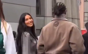 קים קרדשיאן לואיס המילטון (צילום: X \ @LH44Fanpage8)