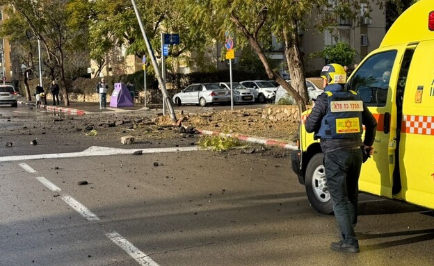 טיל מתפזר שוגר מאיראן למרכז: נזק בחולון, אין נפגעים